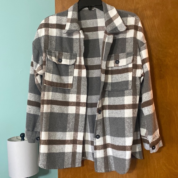 Women’s flannel shacket - Picture 1 of 2